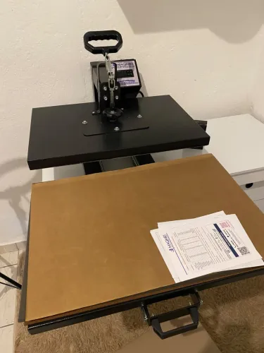 Prensa Térmica MAQMEI 40x60cm ? praticamente nova + NF