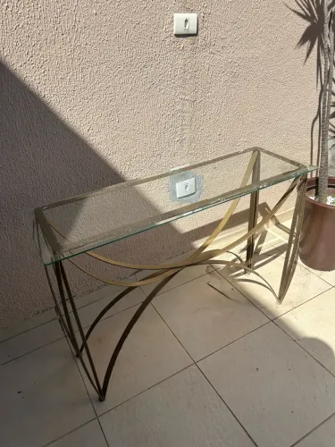 Aparador Mesa de Vidro com Estrutura Metálica - Excelente para Sala/Varanda