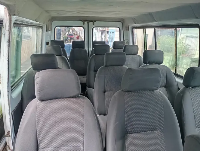Mercedes-Benz Sprinter 312 Van Luxo 16lug. Diesel 2000