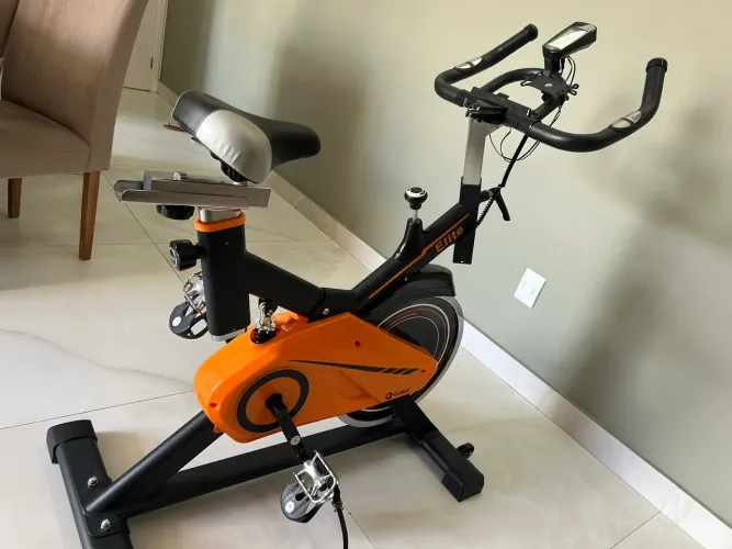 Vendo bicicleta ergométrica spinning semi nova