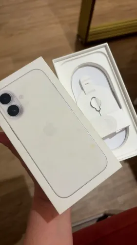 Vendo IPhone 17 usado há apenas 2 semanas. Foi comprado errado e vou trocar pelo pro max 