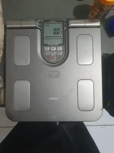 Balança bioinpedancia omron