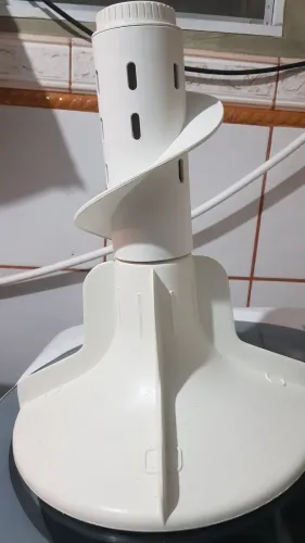 Um Agitador de maquina de lavar roupas Electrolux