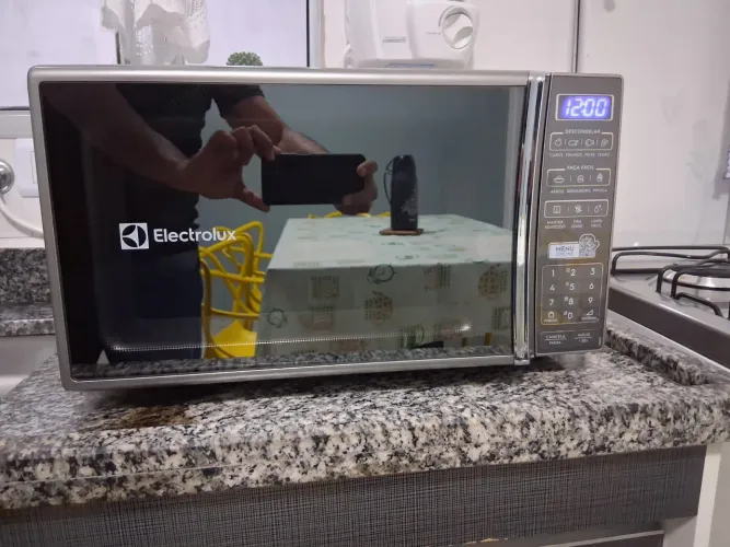 Microondas espelhado 