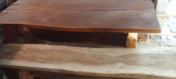 Mesa e banco rustico