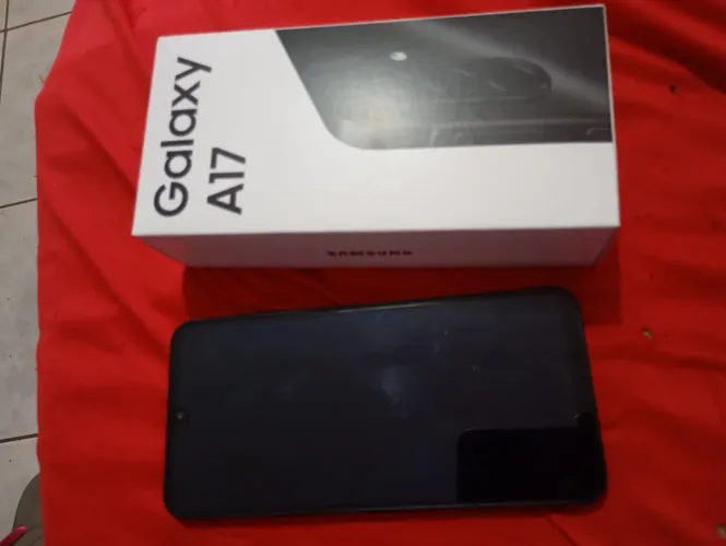 Vendo Samsung a17 novo na caixa