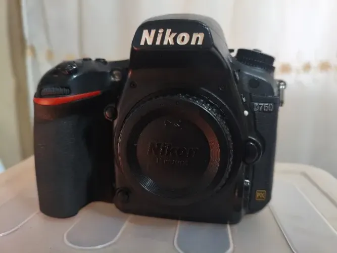 Nikon D750 (corpo)