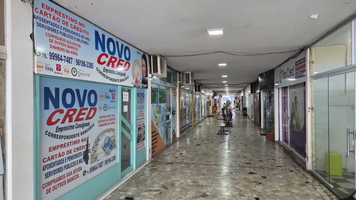 Vendo sala em Galeria/ Troca por carro