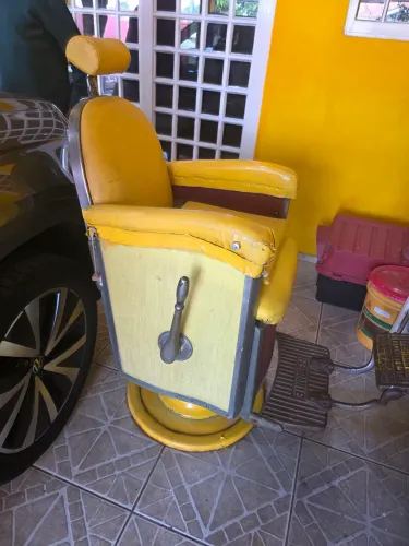 Cadeira barbeiro retro