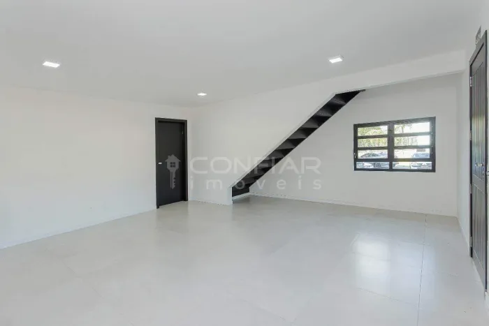 Galpão com 450m² para locação no Bairro Santa Catarina por R$13.500,00 + TAXAS