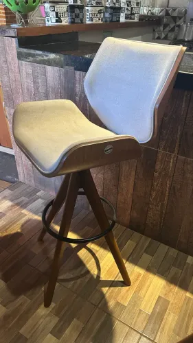 Vendo duas banquetas giratórias Paula