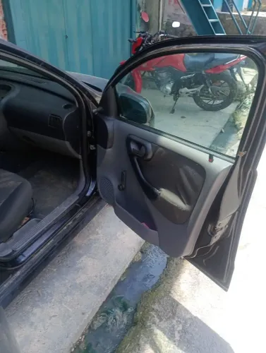 Chevrolet Corsa Sedan 1.0 MPFI 8V 71cv 4P 2002