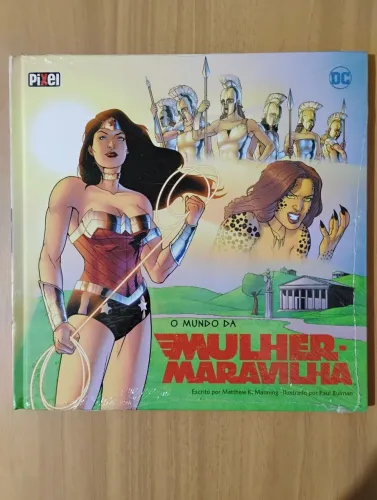 Livro ilustrado Mulher Maravilha - Capa dura