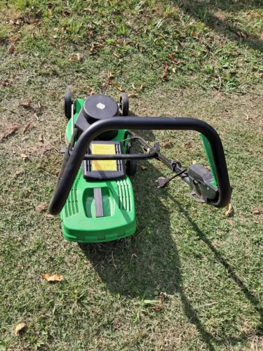 Cortador de Grama Elétrico Trapp KM400 1800W com Recolhedor 220V