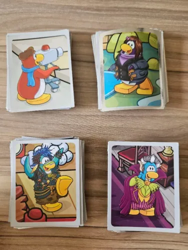 Figurinhas Club Penguin Festa na ilha + álbum usado