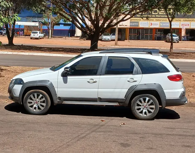 Fiat Palio Weekend Adventure Locker 1.8 Flex 2016