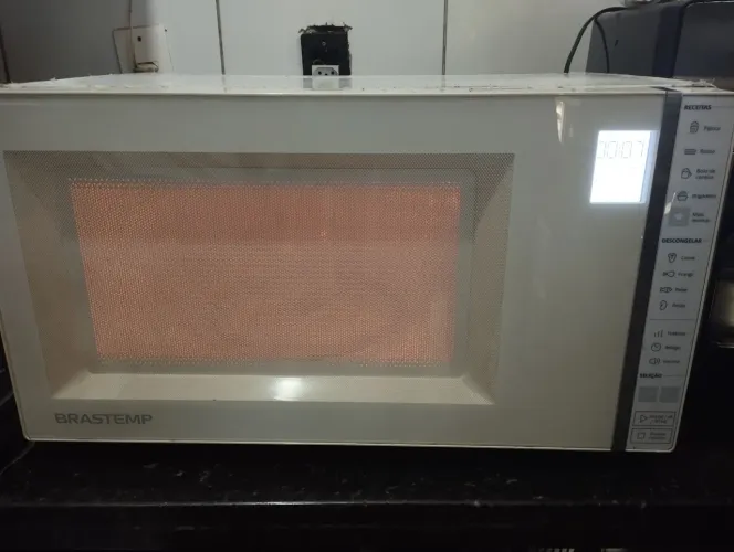Microondas funcionando perfeitamente
