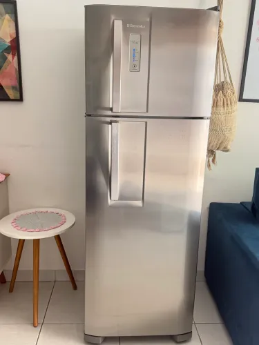 Geladeira inox Electrolux DF36X (310 L)