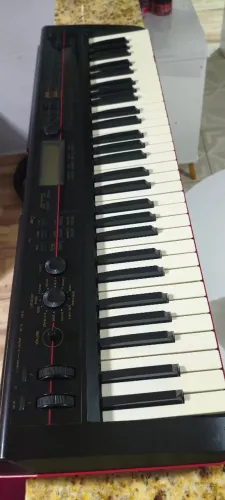 Teclado Korg Kross 1 