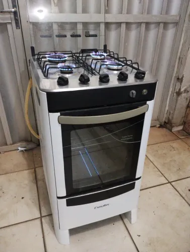 Vendo esse lindo fogão esmaltec em perfeito estado 380 reais 