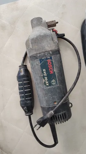 Vendo vibrador de concreto Bosch gvc 20-EX 220v sem mangote leia a descrição. 