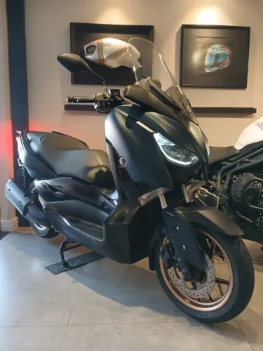 Yamaha XMAX 250