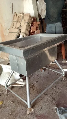 Expositor de peixe/gelo ( tamanho pequeno de inox). 