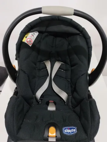 Bebe conforto chicco com suporte