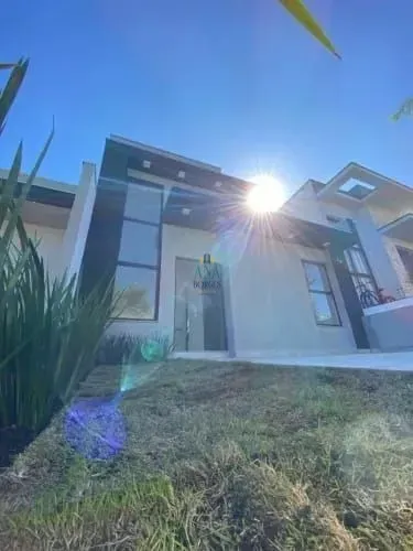 Casa com piscina na Zona Norte