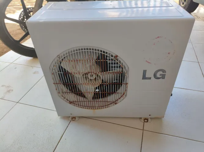 Vendo condensador LG 9.000 btus