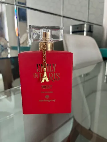 Perfume Emily in Paris Night Mahogany