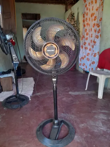 Ventilador semi-novo