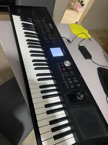 Teclado Roland BK5