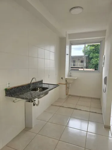 Aluguel R$ 2.200,00 Condomínio Estilo Golf Dois dormitórios com 01 Vaga de garagem - Novo