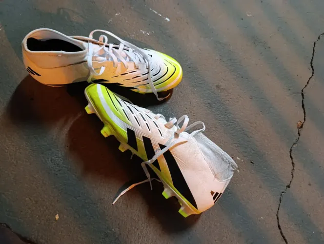 Chuteira Adidas predator