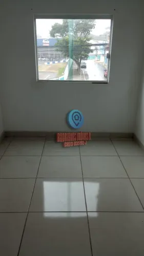Alugue linda sala comercial em Parque Dourado por R$ 1.600. Imóvel Comercial em Ferraz de