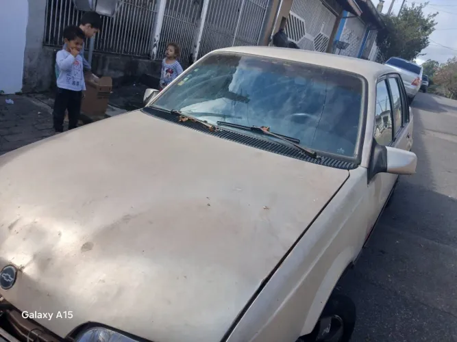 Chevrolet Monza GLS/ Hi-tech 2.0 EFI 2P E 4P 1996