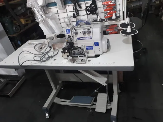 Manutenção em máquinas de costura industrial ou doméstica. 