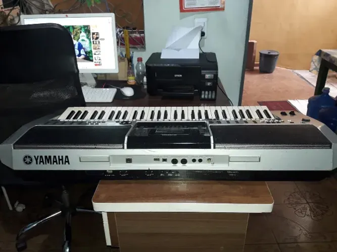 Promoção Somente Hoje... Teclado Profissional Yamaha PSR S900, com Vários Ritmos