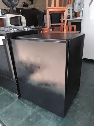 Frigobar 220v 180lts degelo usado