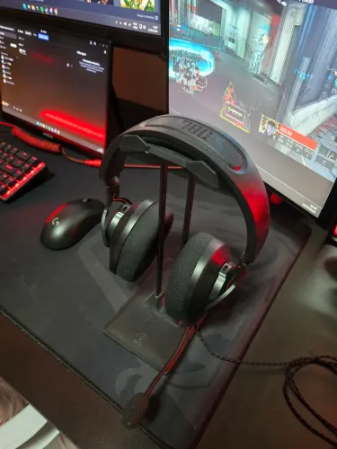 Fone gamer e suporte 