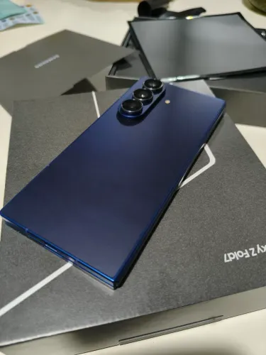 Samsung Galaxy Fold 7 - 16GB RAM / 1TB - Ótimo Estado