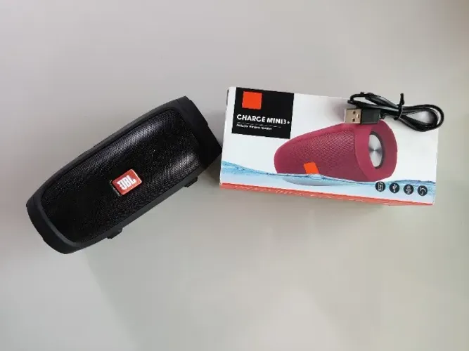 Caixa De Som Bluetooth Mini Charge 3 Alto E Bom Som Nova na caixa