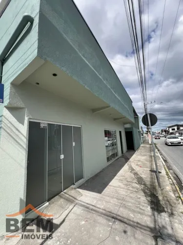 Sala térrea para locação no bairro São Vicente, em Itajaí (SC)