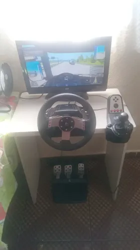 Volante g27 + pedal + cambio em ótimo estado, aceito troca por iphone ou pc ou videogame