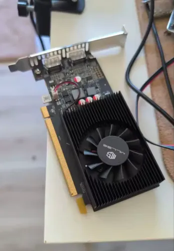 PLACA DE VIDEO AMD 4GB R 7 350