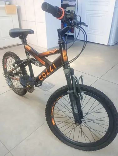 Bicicleta aro 20 colli
