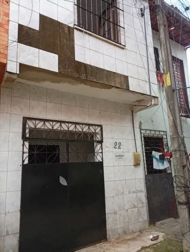 CASA ESTILO DUPLEX EM OTIMO LOCAL,BOM P MORAR OU INVESTIR