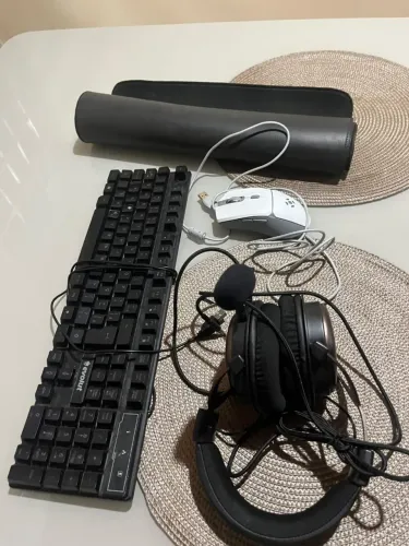 Teclado, mouse,fone