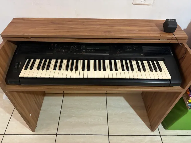 Teclado Yamaha PSR-520 + Mesa (Setup Completo)